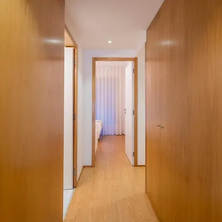 Modern 2-bedroom Near Cathedral Braga